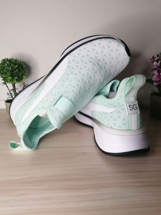 Маратонки Puma Selena Gomez млечно зелено 36 номер нови