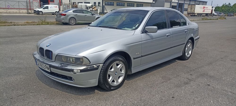 Продавам  BMW e39 520i