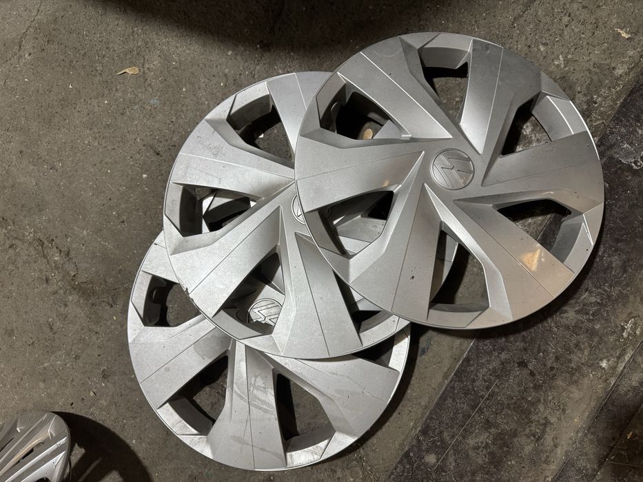 Продаю колпак от VW Polo последнего поколения поло Р15 3 шт Оригинал