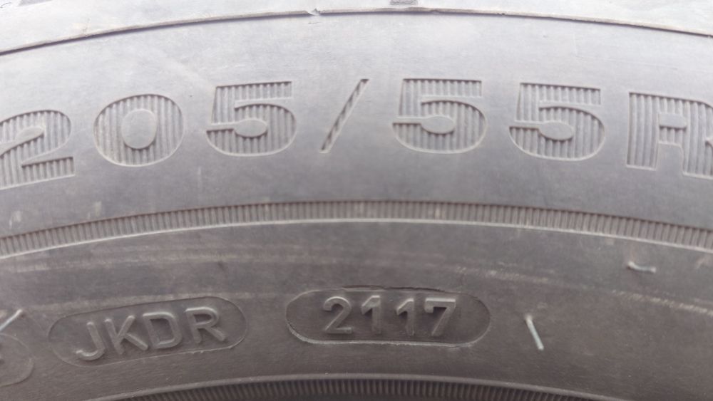 2 бр. зимни гуми Dunlop 205/55/16