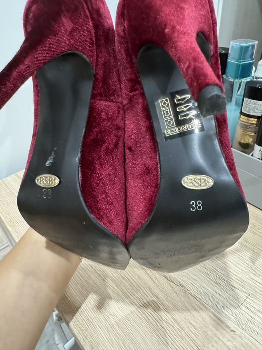 Нови кадифени обувки BSB