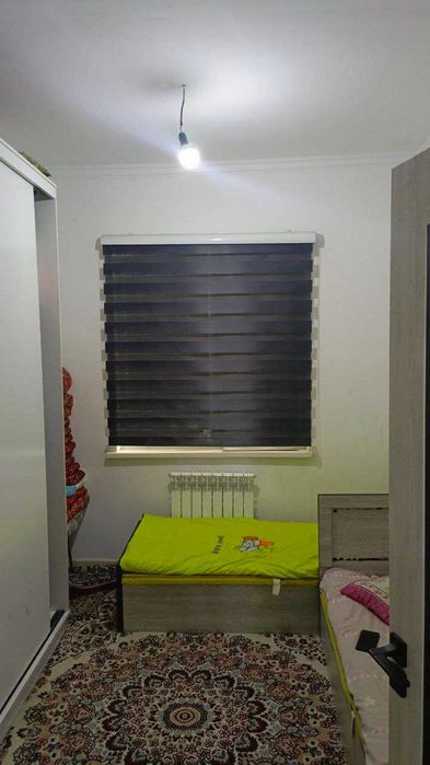 Sputnik 16a da 3 xonali uy sotiladi 1 etaj nejiloy qilsa ham boladi