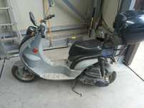 Peugeot Ludix 50 cm . Se conduce doar cu B