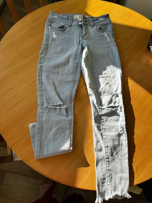 Разпродажба на дрехи