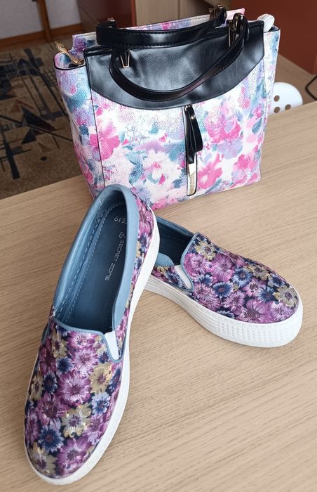 Продам  комплект - 11000