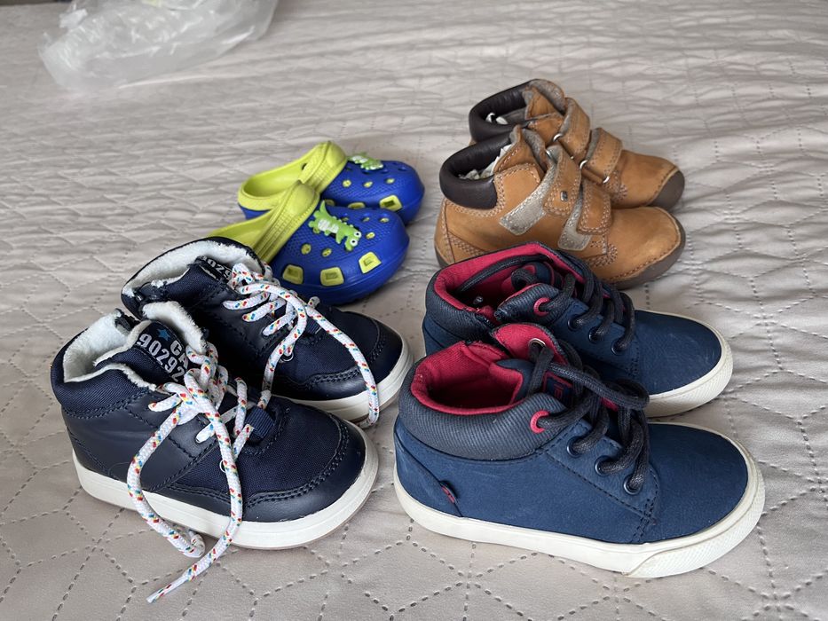 Обувки за момче номер 22