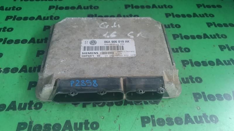 Calculator ecu Volkswagen Golf 4 1997-2005 06a906019ak