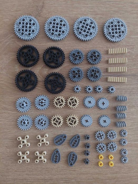 Set angrenaje (roti dintate, axe, lant etc.) compatibile Lego Technic.