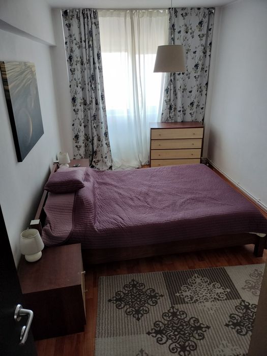 Închiriez apartament 3 camere Unirii Sud, decomandat