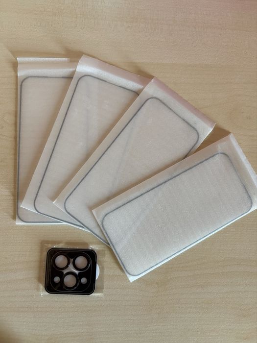 Протектори Iphone 16 pro + подарък (обща цена за всичко)