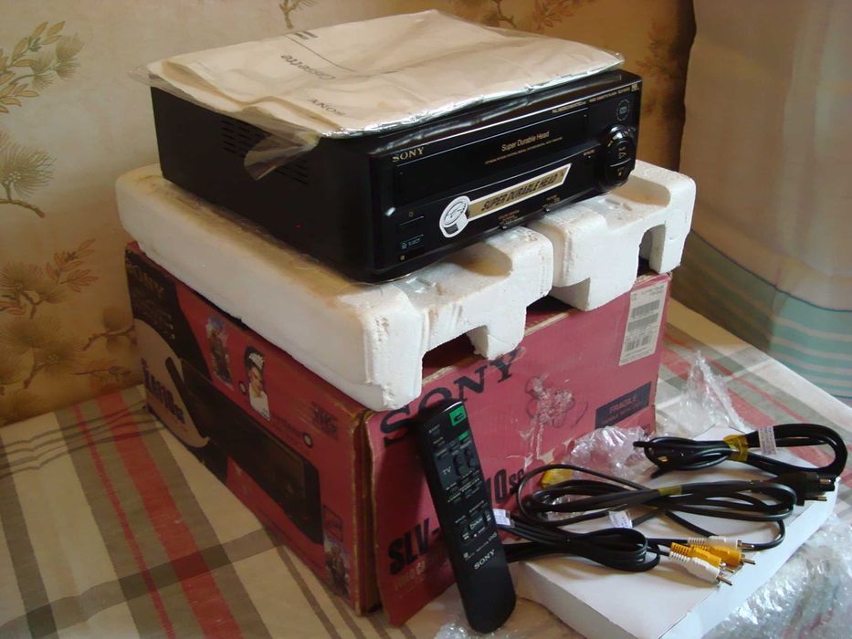 SONY SLV  XA - 110 SG . 1995 год. Видеоплеер Полн. Комплект.