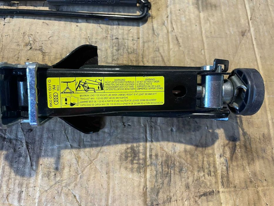 Авто Крик Авариен Крик за Audi A4 A5 8K0011031G Оригинал