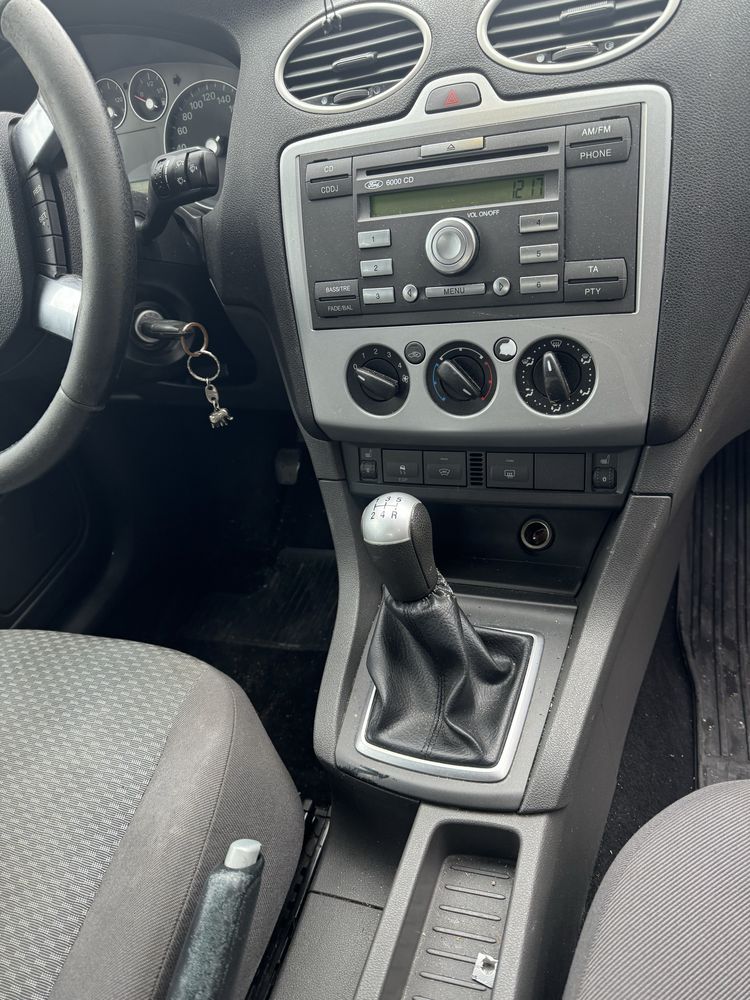Плодавам Ford Focus mk2 НА ЧАСНИ