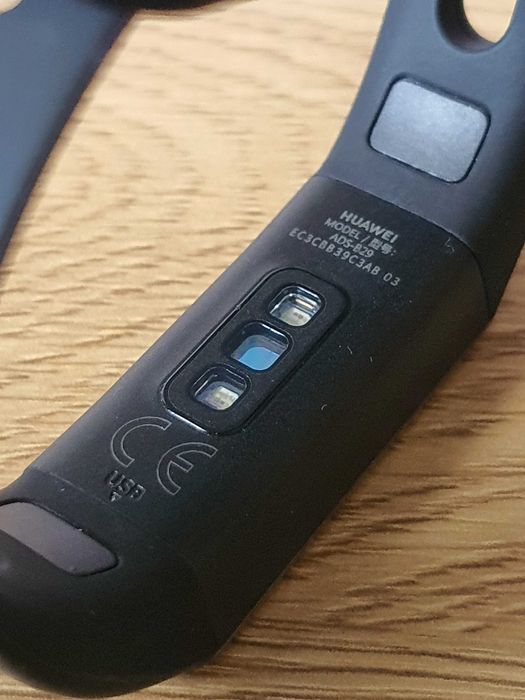 HUAWEI Band 4 Sport Band Фитнес гривна - Черен (Graphite Black)