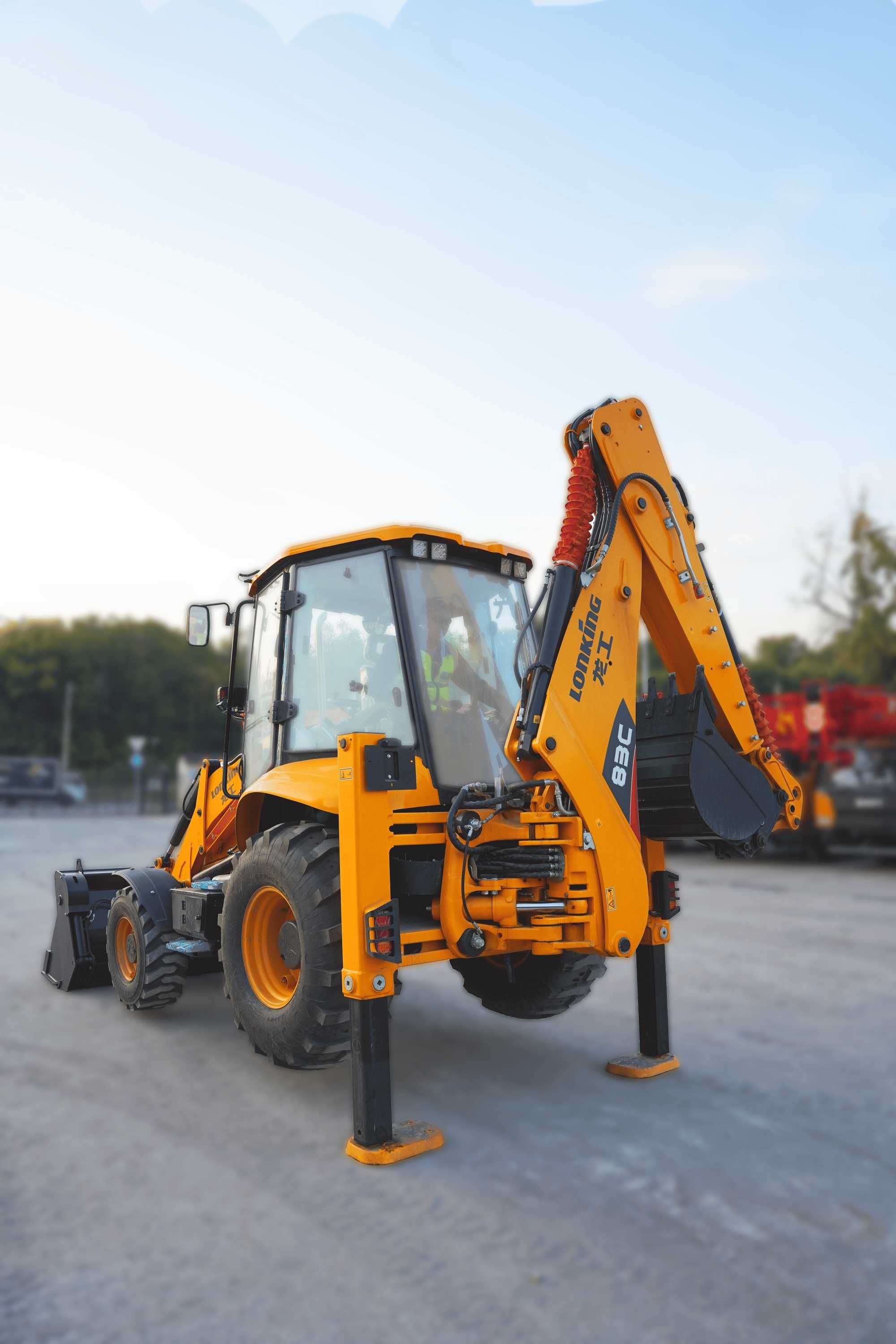 Экскаватор-погрузчик 3 в 1 Lonking 83C 2025 г. 1,2 м³