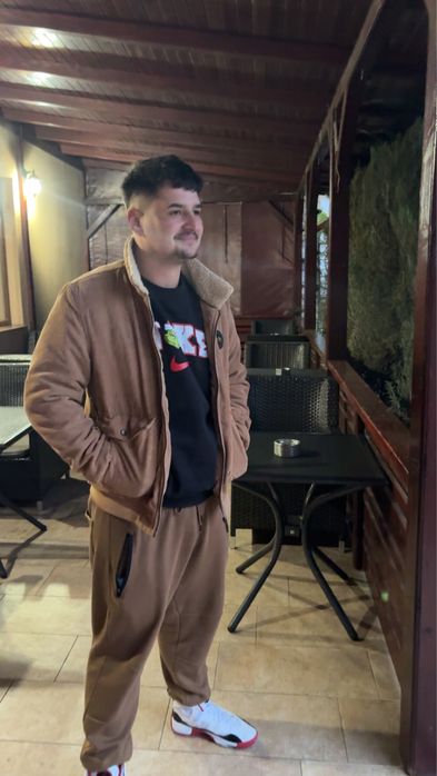 vand manechin pt haine