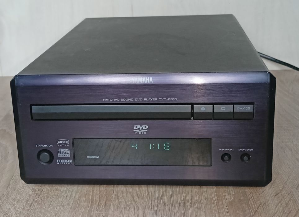 Vand Player Yamaha DVD-E810