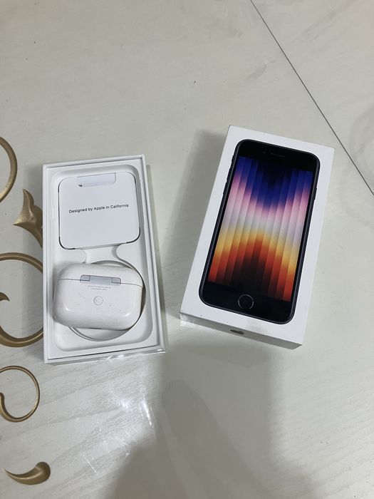 Продам айфон se 3