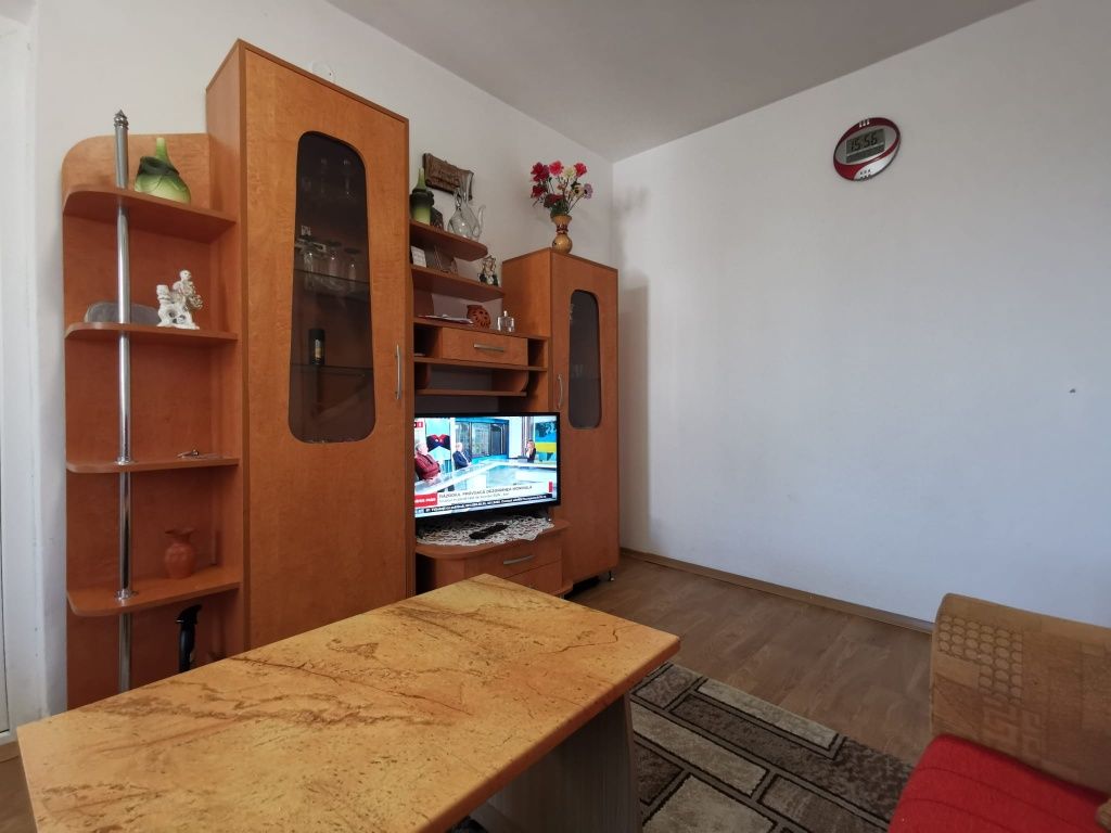 Apartament cu 3 camere pentru închiriat pe sezonul de vara