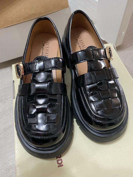 Продам туфли на девочку