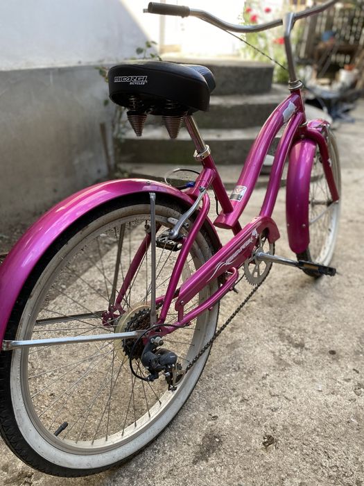 Bicicleta roz de vanzare