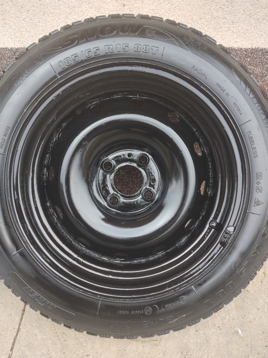 Vând roți logan 4x100 r15 stare bună. 8oo. lei fix.