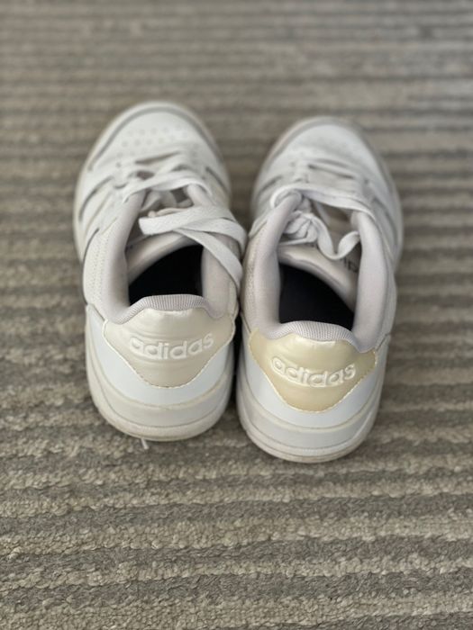 Бели кецове/ маратонки Adidas, номер 39 1/3