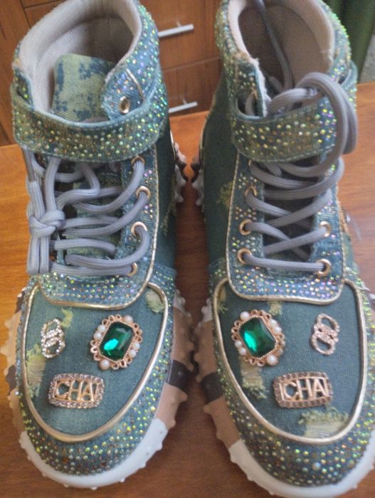 Продам кросовки женские