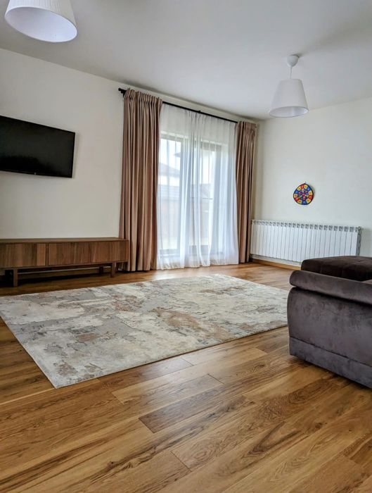 Casă modernă de închiriat în cartierul rezidențial Green Residence