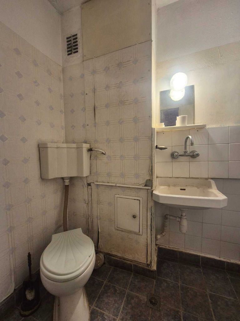 Продава се Двустаен апартамент в Русе, Родина 2 - 61 кв.м за 1123 €/кв.м - Снимка #8