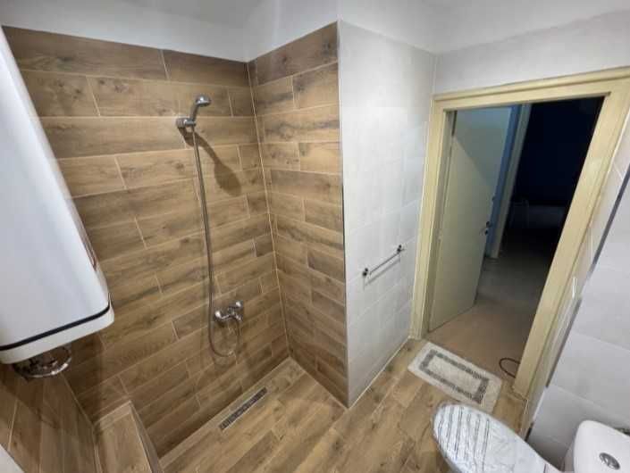 Дава се под наем Тристаен апартамент в София, Изток - 140 кв.м за 750 € - Снимка #9