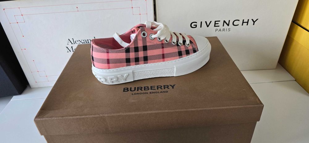 Women's BURBERRY Check-Print Nr 36 NOI in CUTIE