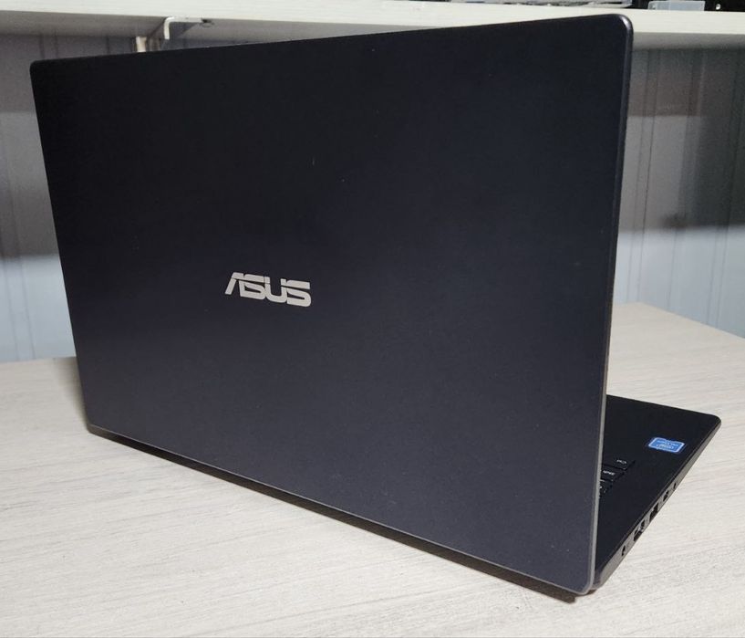 Asus laptop notebook sotiladi!
