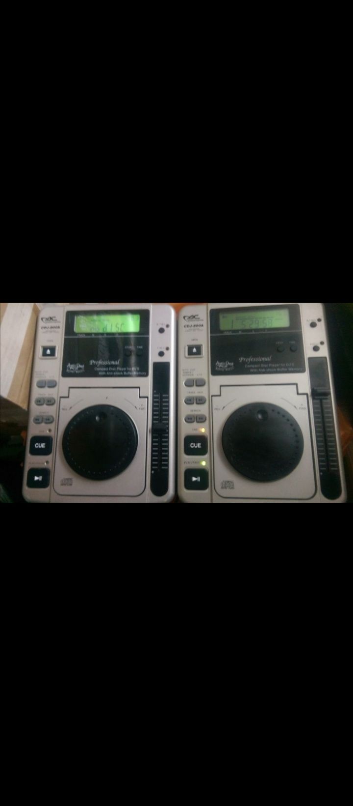 2 Playere Acoustic Control CDJ 200
Arata destul de bine Playerele fu