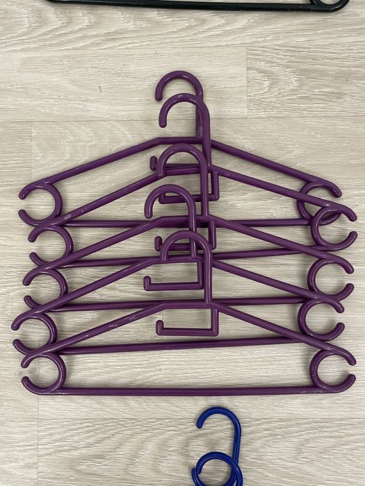 Вешалки пласмасовые