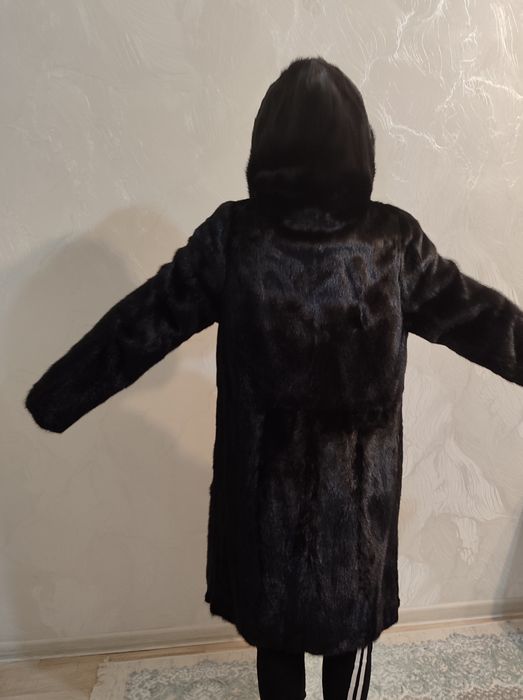 Продам норковую шубу