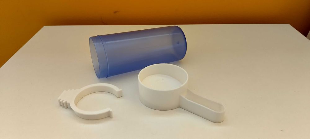 Поилки за папагали (2 броя)