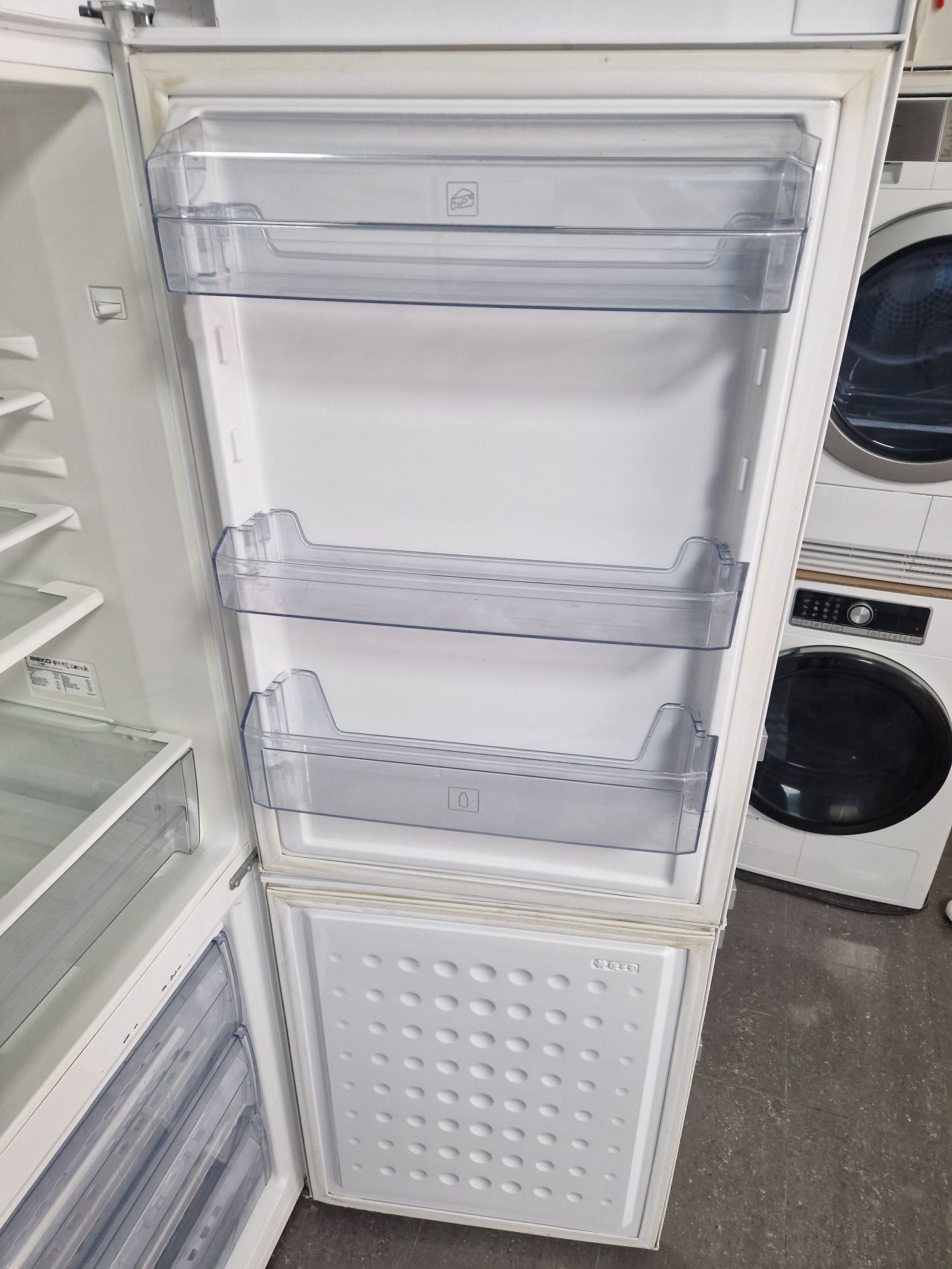 Хладилник с фризер  Beko A++ No Frost