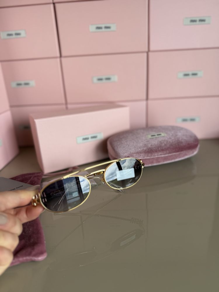 Miu miu 4 вида цената е за 1брой 99лв Пълен комплект