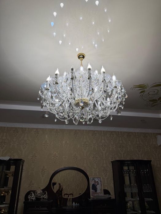 Продаётся люстра из чистого хрусталя
