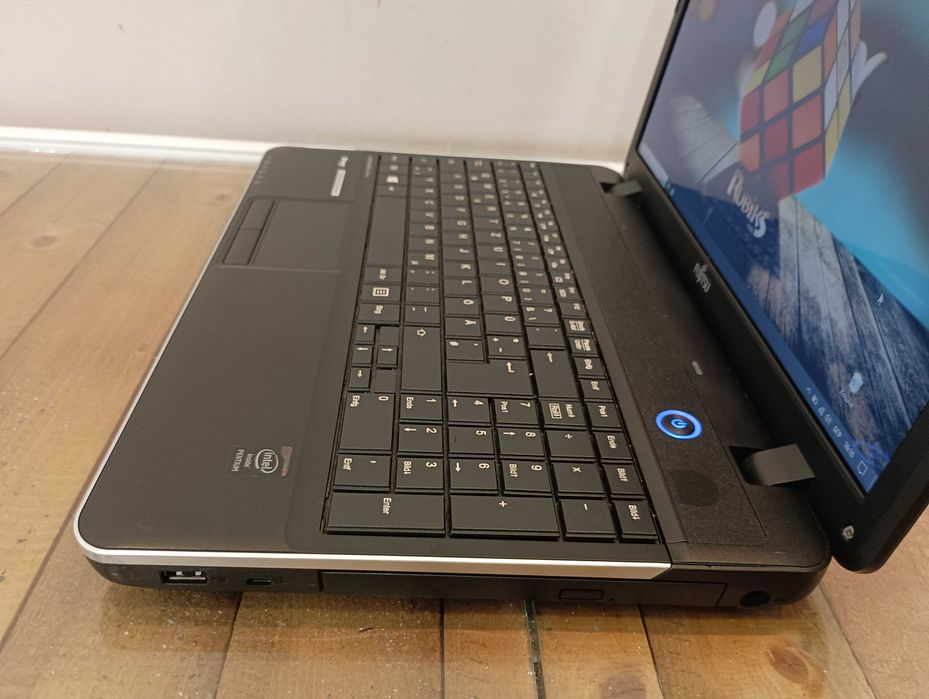 Лаптоп Fujitsu LifeBook A512 / 15.6"