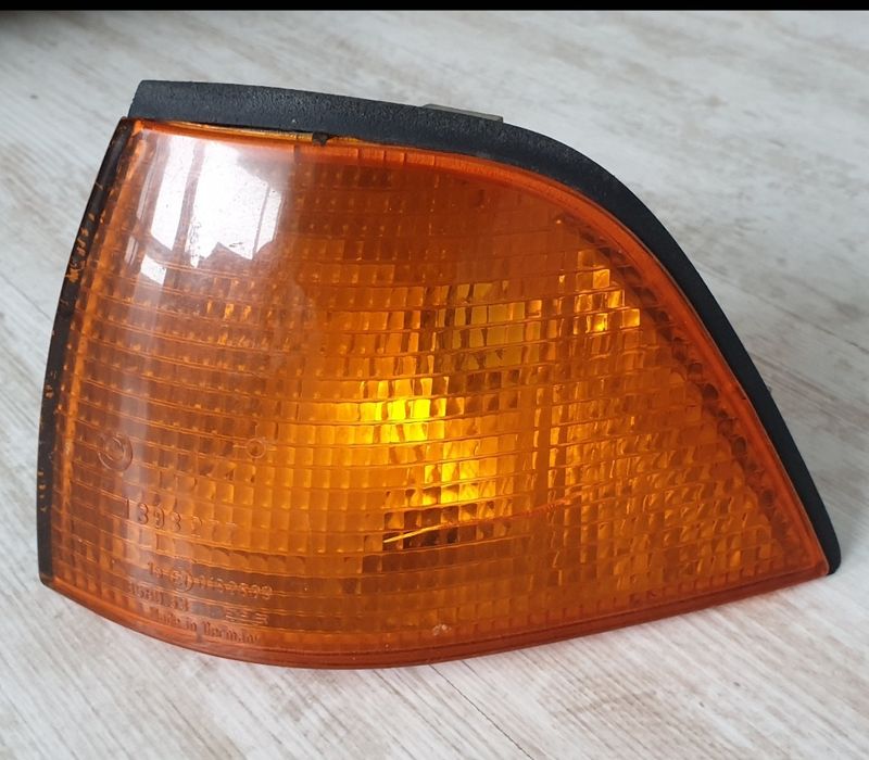 BMW E 36 318is Ляв мигач оригинал