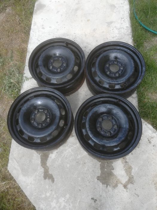 Vând set de 4 jante pe 15 " 5x108 ford