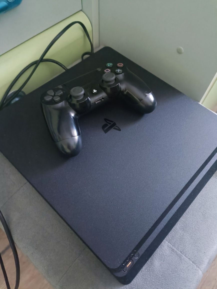 Ps4 1TB + 4 игри