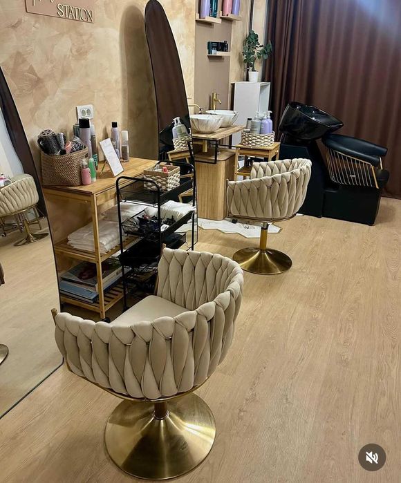 Inchiriez scaune in salon de infrumusetare in cartierul Tomis Plus !