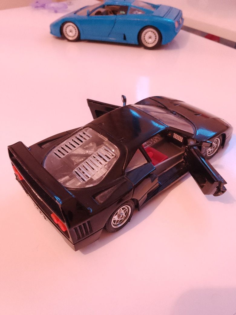 Метална количка ferrari bburago мащаб 1:24