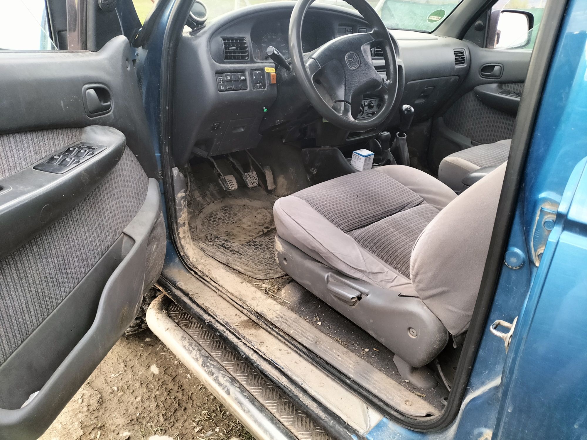 Mazda B 2500 înmatriculată