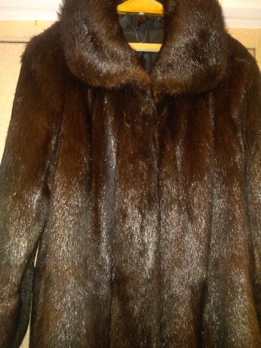 Шуба нутрия. Неношеная.