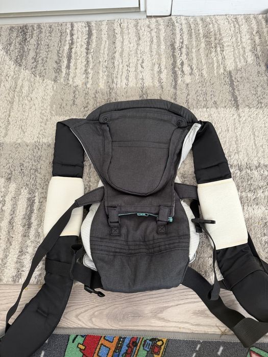 Marsupiu Chicoco Hip 3 în 1 , scaun ecogronomic pentru copii 0+