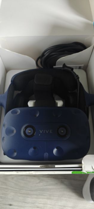 HTC Vive pro (full box)